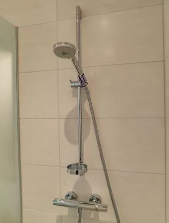 Neues M&m דירה שלאדמינג